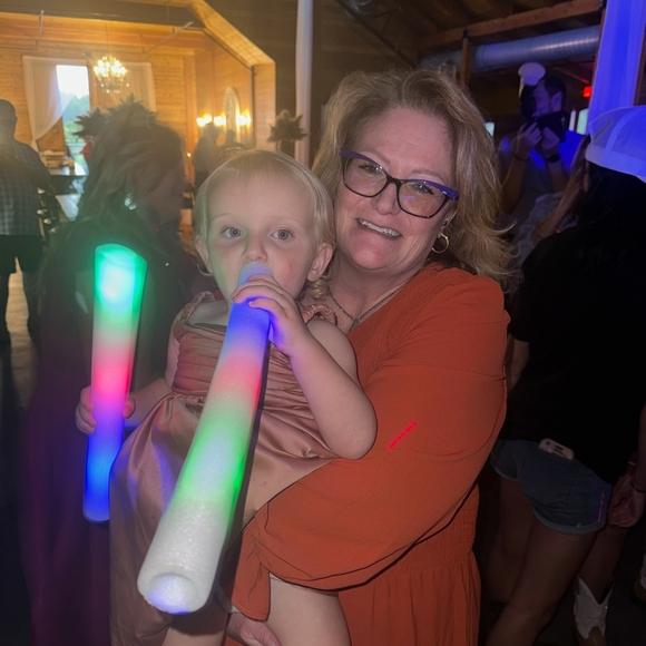 Meet your Posher, Dawn - Picture 3 of 3